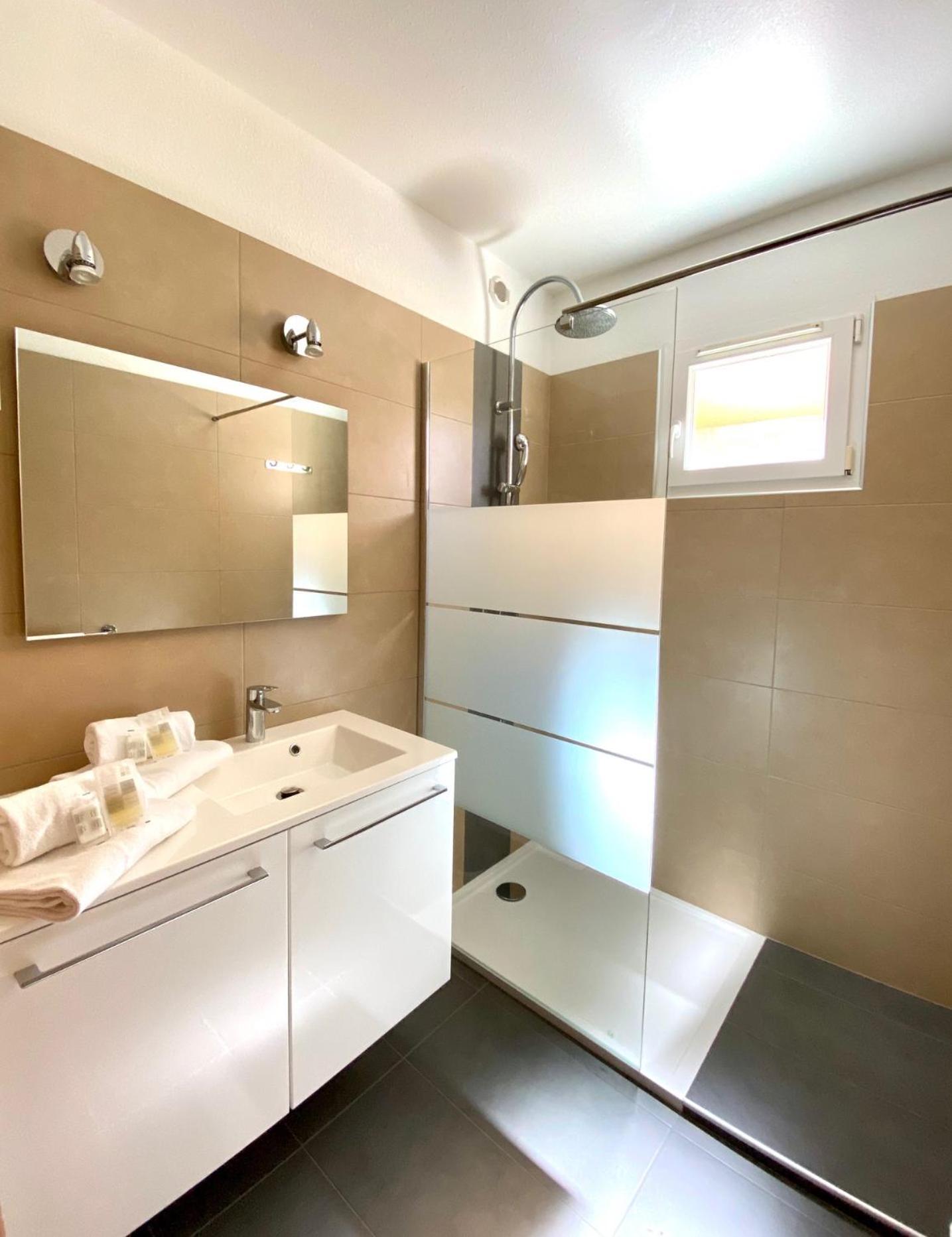 Calvi Appart Hotel Calvi (Corsica) Quarto foto