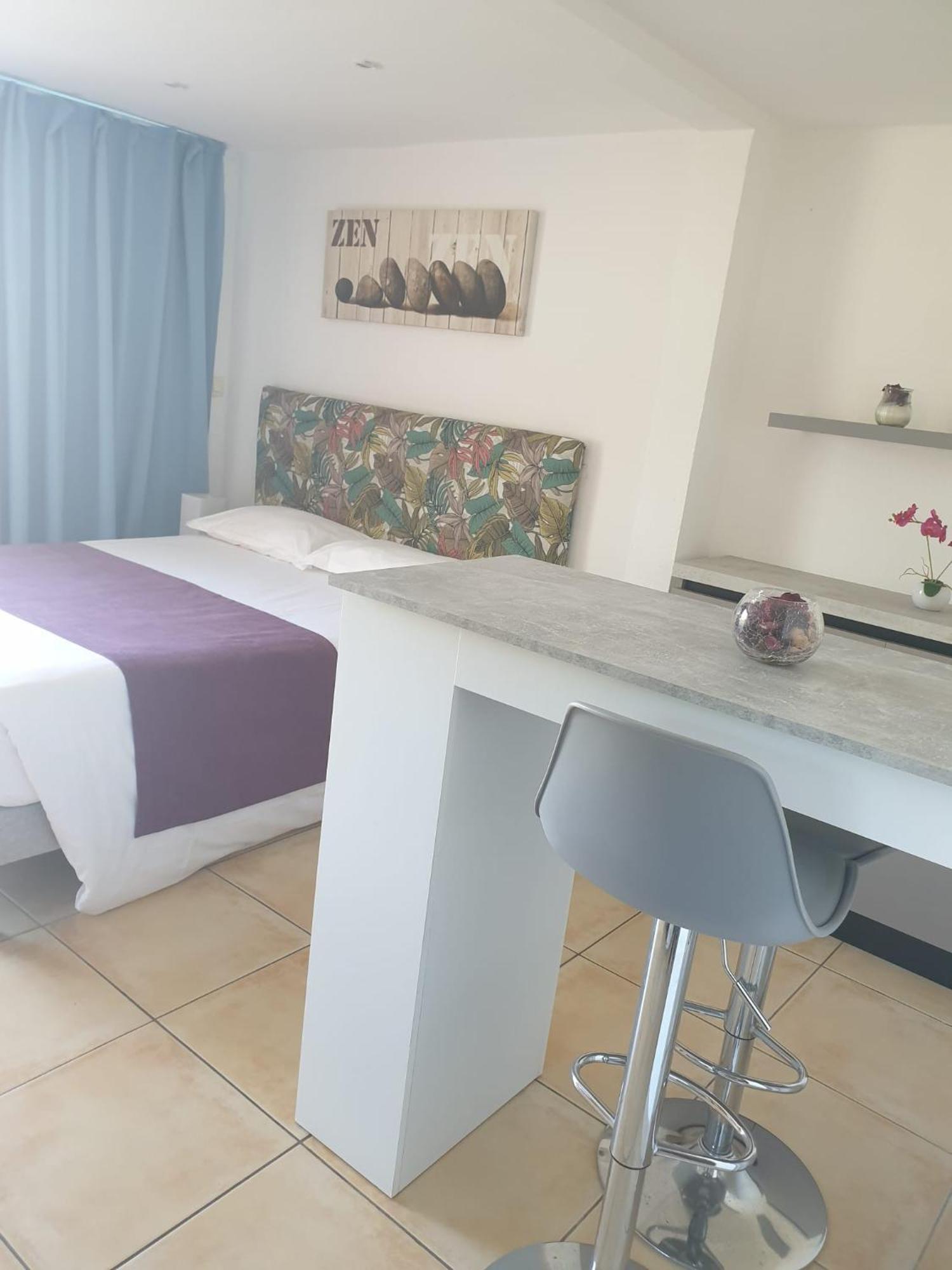 Calvi Appart Hotel Calvi (Corsica) Quarto foto